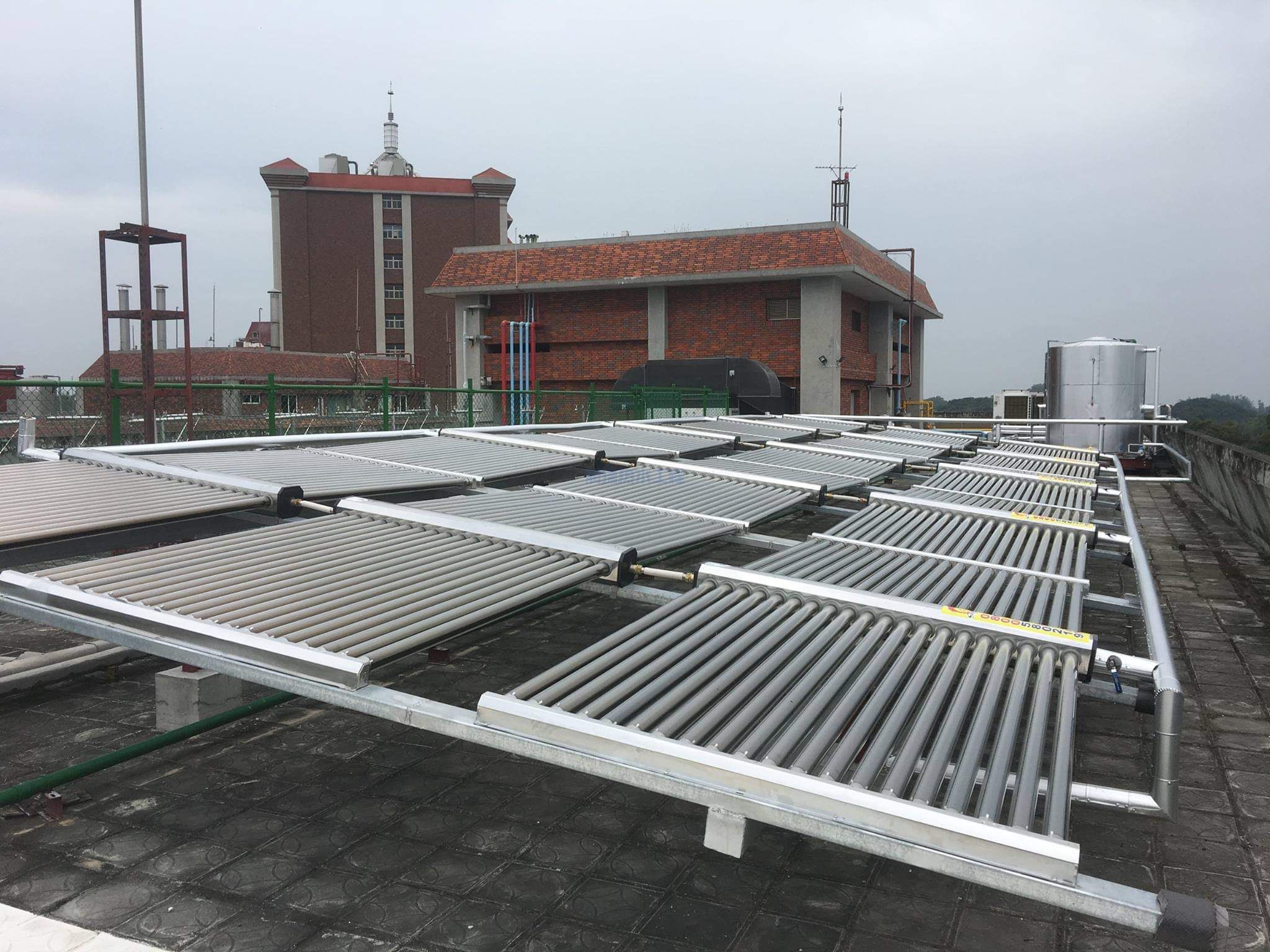 全玻璃太陽能真空管集熱器